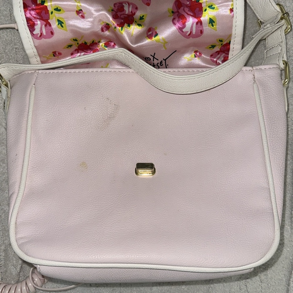 Betsey Johnson telephone bag pink daisies - Picture 4 of 7